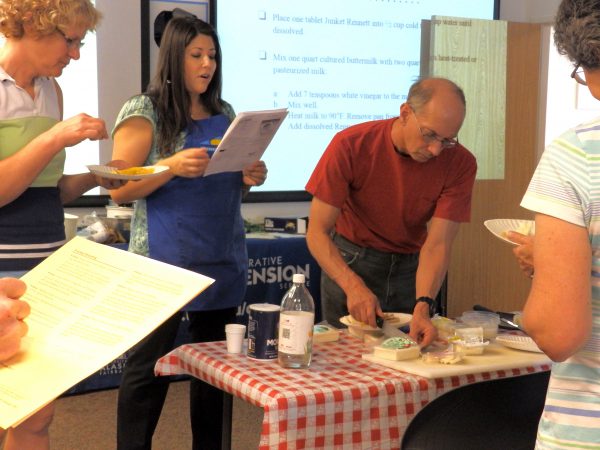 Reina Hasting explains how to make queso fresco during the 2016 Spring Extension Week.